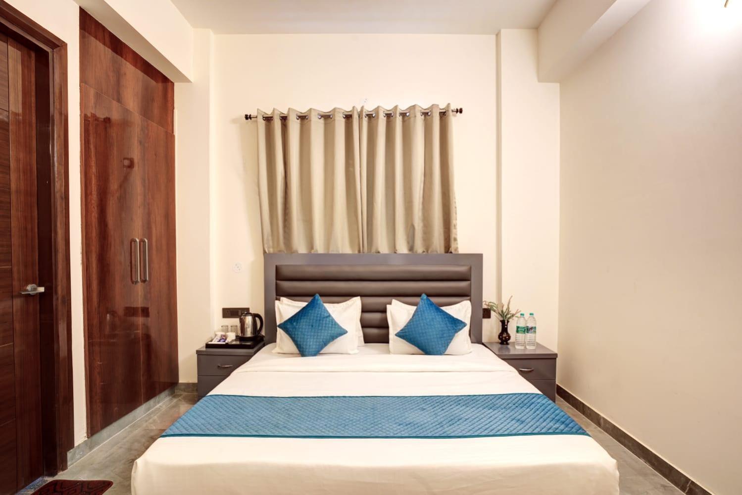 Hotel Elite Grand Near Kailash Hospital Noida Exterior foto
