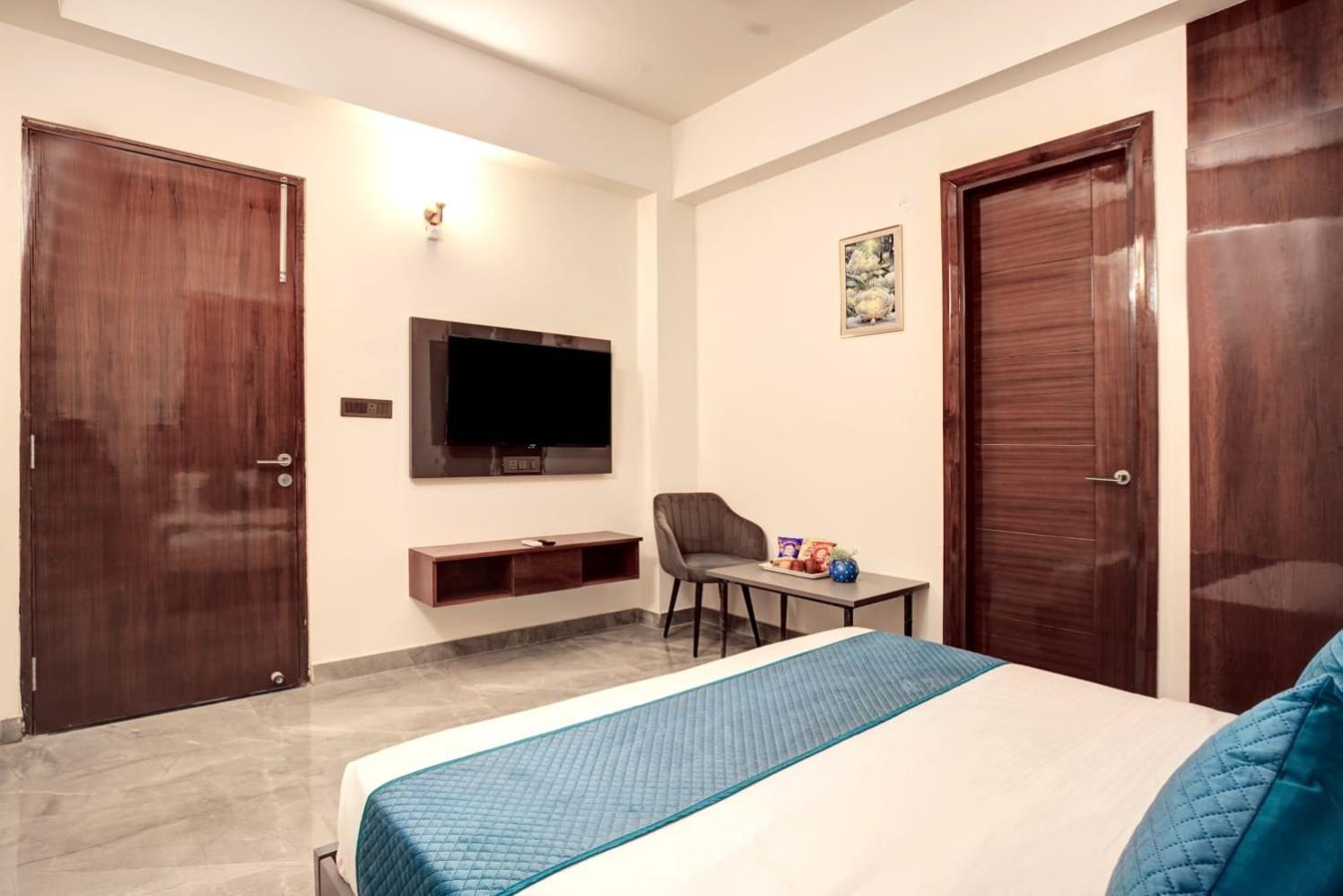 Hotel Elite Grand Near Kailash Hospital Noida Exterior foto