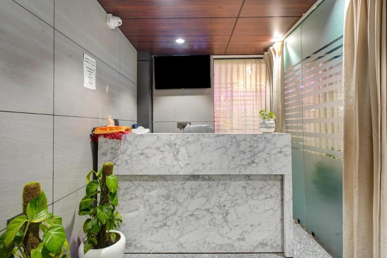 Hotel Elite Grand Near Kailash Hospital Noida Exterior foto